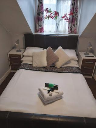 קינגסטון אפון הול Earlsmere Hotel מראה חיצוני תמונה