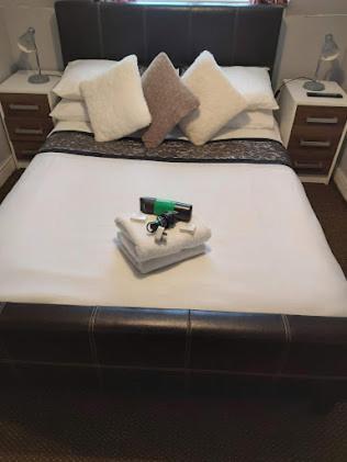 קינגסטון אפון הול Earlsmere Hotel מראה חיצוני תמונה